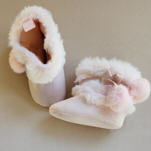 Stepping Stones Size 0 Pink Faux Fur Baby Booties